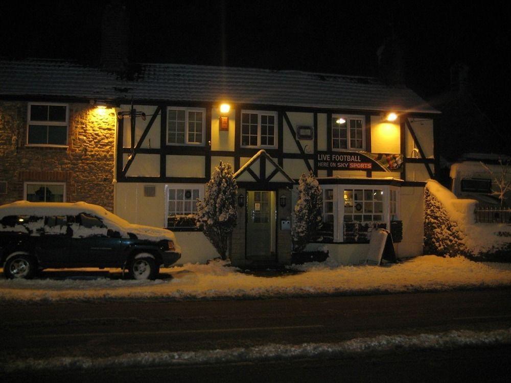 The Plough Inn Highworth Exteriér fotografie